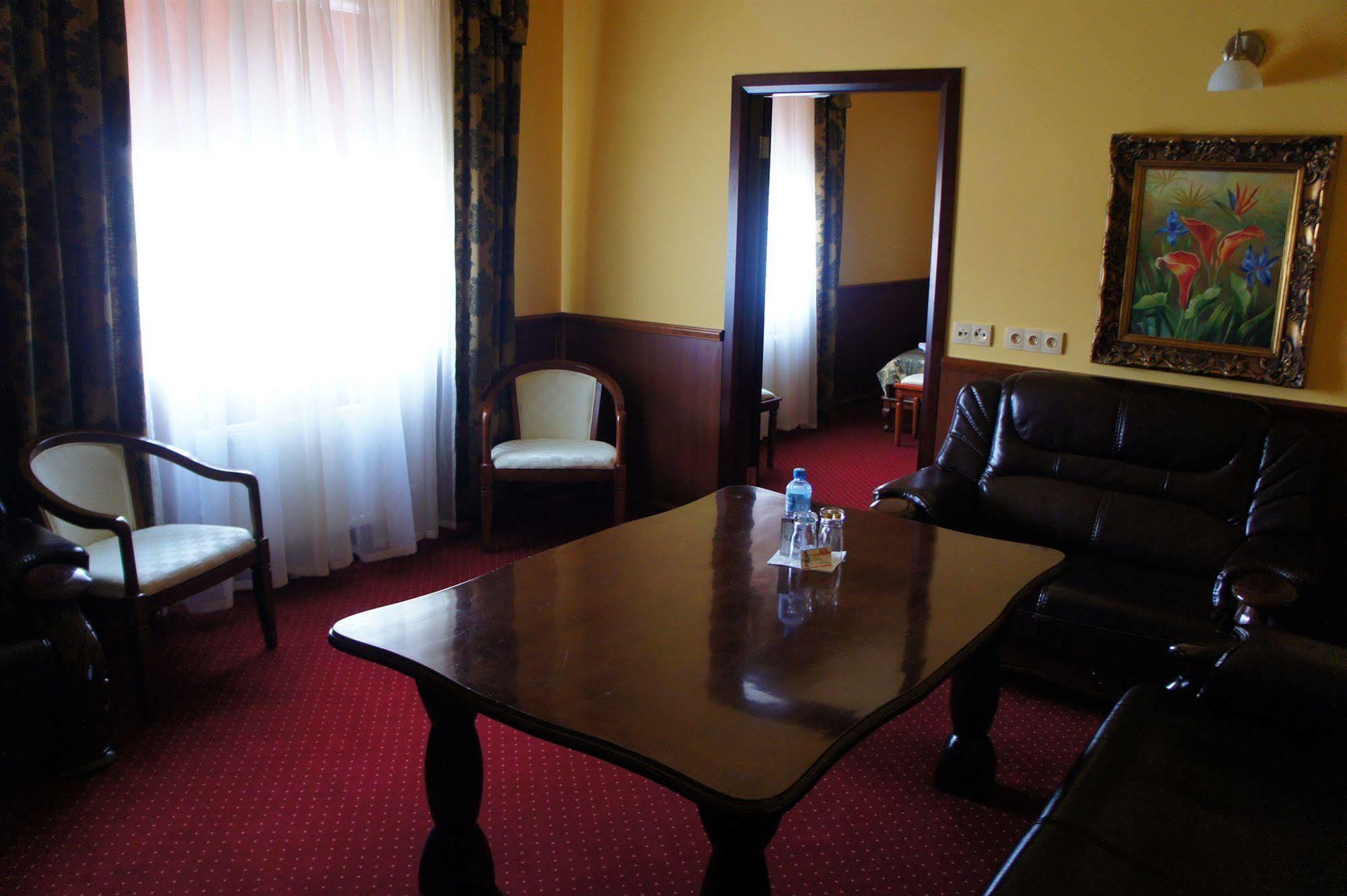 Hotel Dobosz Police Ngoại thất bức ảnh